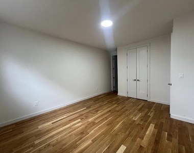 957 Kent Avenue - Photo Thumbnail 5