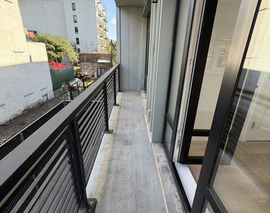 85 Rogers Avenue - Photo Thumbnail 12