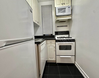146 West 79th Street - Photo Thumbnail 3