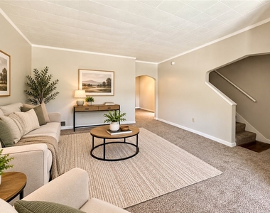 738 10th St - Photo Thumbnail 7