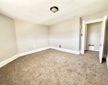 738 10th St - Photo Thumbnail 10
