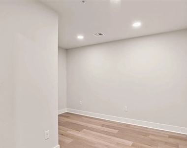608 Canopy Way - Photo Thumbnail 8