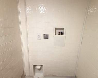 61 Pointview Rd - Photo Thumbnail 10