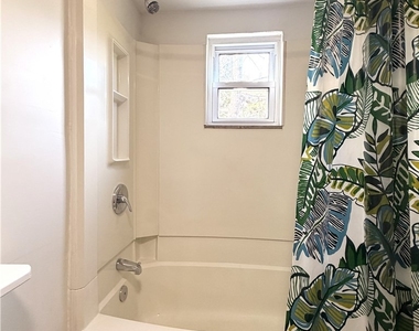 61 Pointview Rd - Photo Thumbnail 7