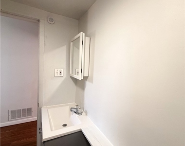 61 Pointview Rd - Photo Thumbnail 9