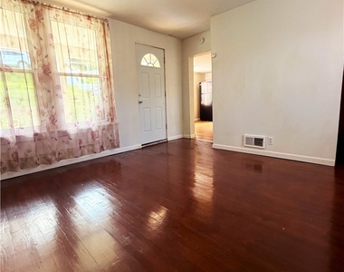 61 Pointview Rd - Photo Thumbnail 1
