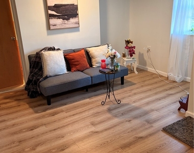 61 Pointview Rd Unit A - Photo Thumbnail 3