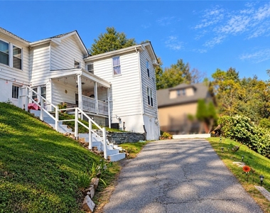 61 Pointview Rd Unit A - Photo Thumbnail 1