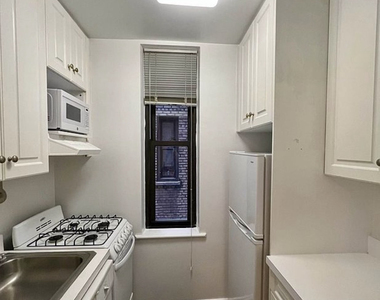 146 West 79th Street - Photo Thumbnail 2