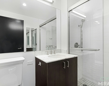 21 West End Avenue - Photo Thumbnail 1