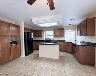 7621 Rustic Galleon Street - Photo Thumbnail 6