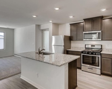 610 Abrazar Avenue - Photo Thumbnail 8