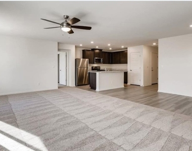 610 Abrazar Avenue - Photo Thumbnail 3