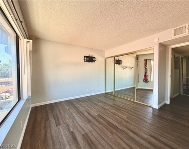 4351 Gannet Circle - Photo Thumbnail 12