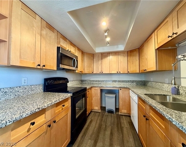 4351 Gannet Circle - Photo Thumbnail 8