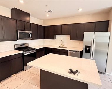 632 Sedum Avenue - Photo Thumbnail 8