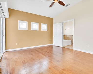 10529 India Hawthorn Avenue - Photo Thumbnail 23