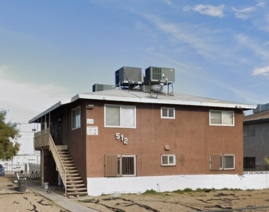 512 North Circle - Photo Thumbnail 6