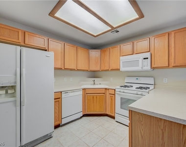 9580 W Reno Avenue - Photo Thumbnail 8