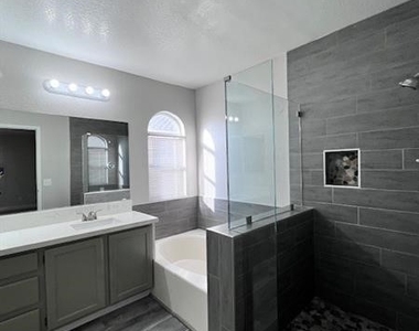 1212 Triumph Court - Photo Thumbnail 10