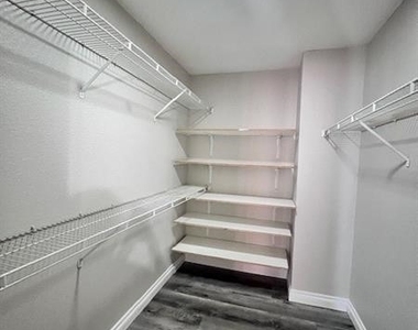 1212 Triumph Court - Photo Thumbnail 11