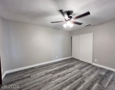 1212 Triumph Court - Photo Thumbnail 14