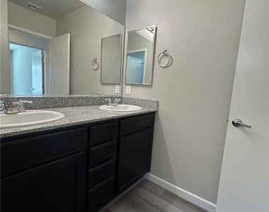 3841 Thomas Patrick Avenue - Photo Thumbnail 20