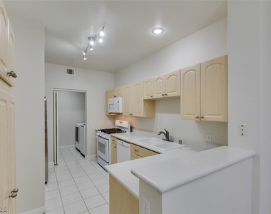 2625 Pebblegold Avenue - Photo Thumbnail 22