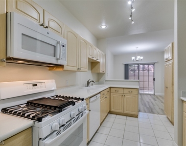 2625 Pebblegold Avenue - Photo Thumbnail 24