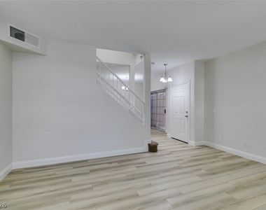2625 Pebblegold Avenue - Photo Thumbnail 11