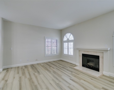 2625 Pebblegold Avenue - Photo Thumbnail 8