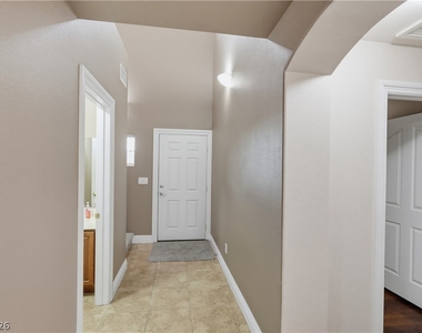7804 Corn Lily Court - Photo Thumbnail 4