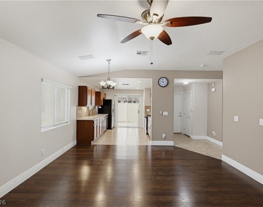 7804 Corn Lily Court - Photo Thumbnail 12