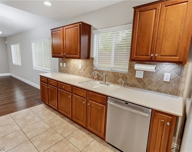 7804 Corn Lily Court - Photo Thumbnail 16