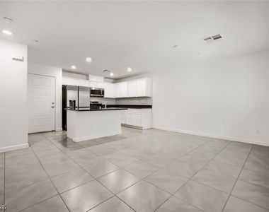 3509 Golden Chariot Avenue - Photo Thumbnail 2