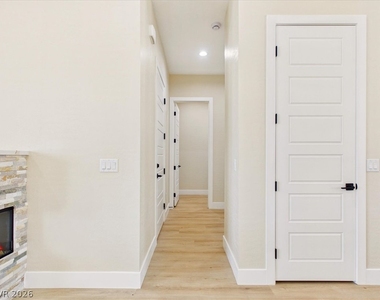 2861 S Firestone Court - Photo Thumbnail 32