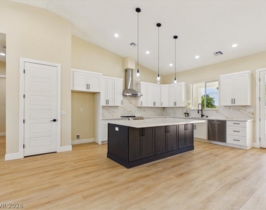 2861 S Firestone Court - Photo Thumbnail 5