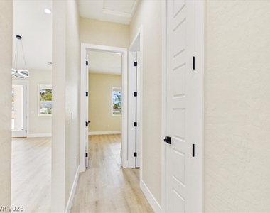 2861 S Firestone Court - Photo Thumbnail 54
