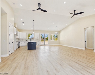 2861 S Firestone Court - Photo Thumbnail 8