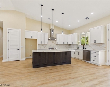 2861 S Firestone Court - Photo Thumbnail 2