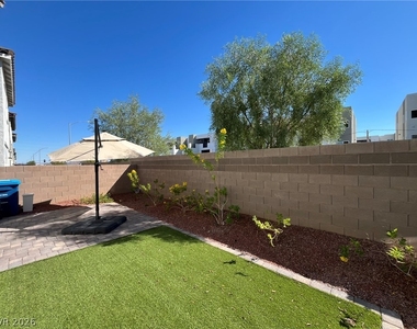 7037 Cottage Vista Avenue - Photo Thumbnail 37