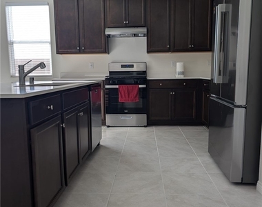 7037 Cottage Vista Avenue - Photo Thumbnail 3