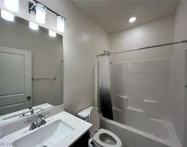 7037 Cottage Vista Avenue - Photo Thumbnail 18