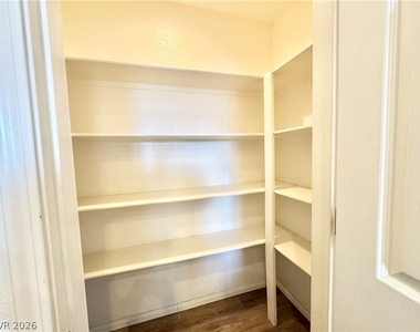 421 E Comstock - Photo Thumbnail 4