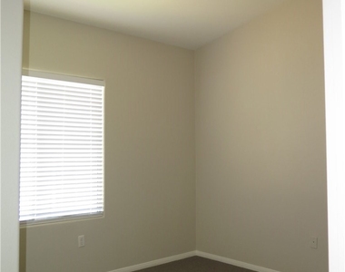 2305 Horizon Ridge - Photo Thumbnail 14