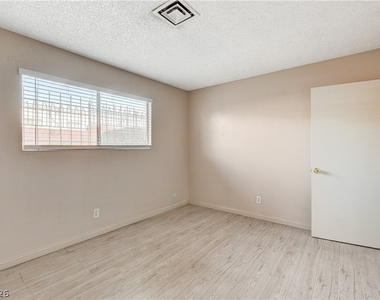 3928 Torsby Place - Photo Thumbnail 14