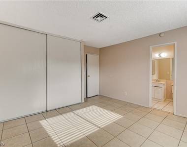 3928 Torsby Place - Photo Thumbnail 9