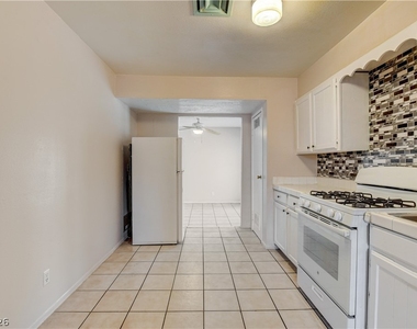 3928 Torsby Place - Photo Thumbnail 19