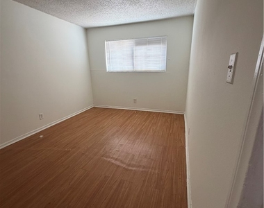 705 Morgan Avenue - Photo Thumbnail 9