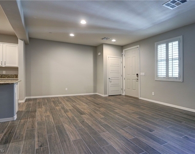 93 Alamere Falls Drive - Photo Thumbnail 5
